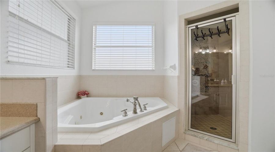 Tampa, Florida 33629, 3 Bedroom Bedrooms, ,2 Bathroombathrooms,Residential,For Sale,Euclid,0,Mfrtb8517990