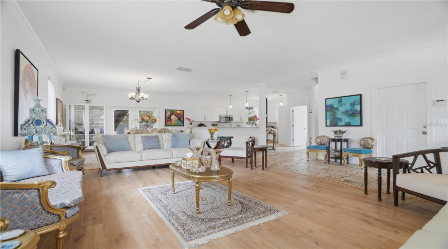 Tampa, Florida 33629, 3 Bedroom Bedrooms, ,2 Bathroombathrooms,Residential,For Sale,Euclid,0,Mfrtb8517990