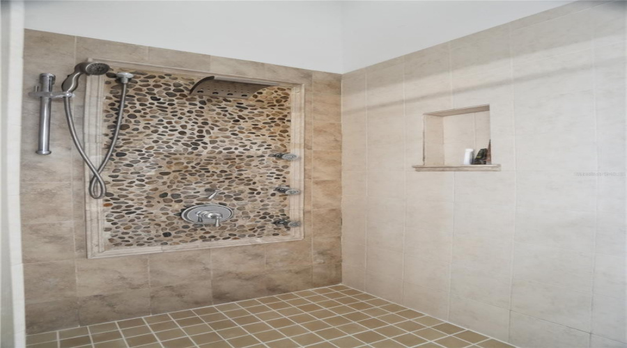 Tampa, Florida 33629, 3 Bedroom Bedrooms, ,2 Bathroombathrooms,Residential,For Sale,Euclid,0,Mfrtb8517990