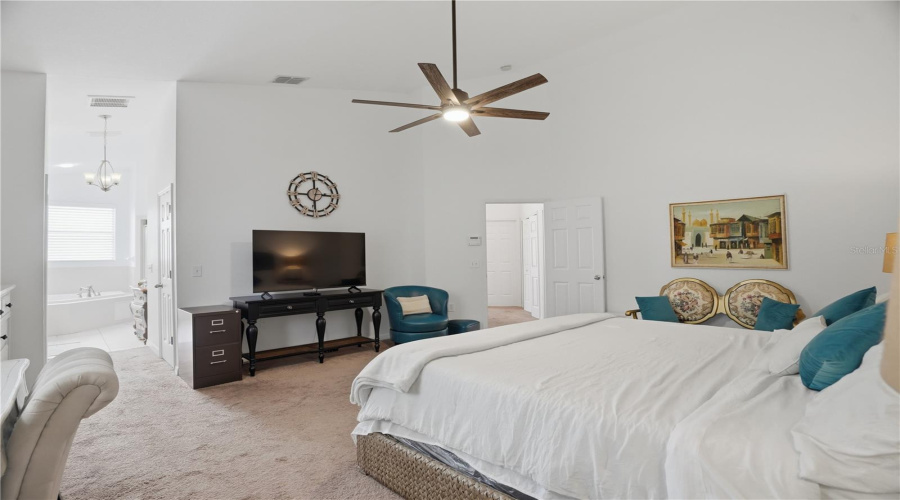 Tampa, Florida 33629, 3 Bedroom Bedrooms, ,2 Bathroombathrooms,Residential,For Sale,Euclid,0,Mfrtb8517990