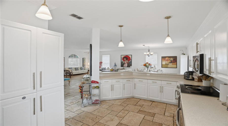 Tampa, Florida 33629, 3 Bedroom Bedrooms, ,2 Bathroombathrooms,Residential,For Sale,Euclid,0,Mfrtb8517990