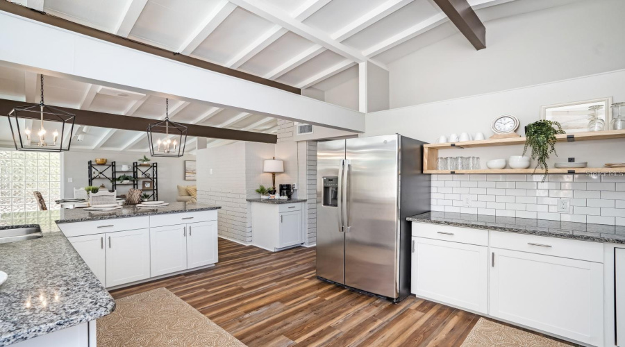 Sarasota, Florida 34231, 5 Bedroom Bedrooms, ,3 Bathroombathrooms,Residential,For Sale,Wason,0,Mfra4703983