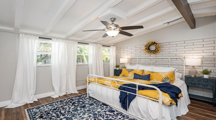 Sarasota, Florida 34231, 5 Bedroom Bedrooms, ,3 Bathroombathrooms,Residential,For Sale,Wason,0,Mfra4703983