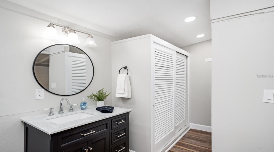 Sarasota, Florida 34231, 5 Bedroom Bedrooms, ,3 Bathroombathrooms,Residential,For Sale,Wason,0,Mfra4703983