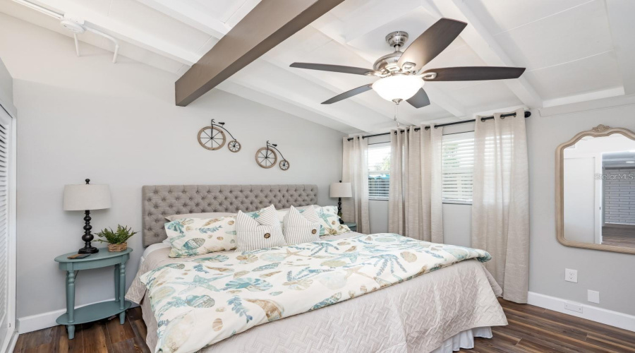 Sarasota, Florida 34231, 5 Bedroom Bedrooms, ,3 Bathroombathrooms,Residential,For Sale,Wason,0,Mfra4703983