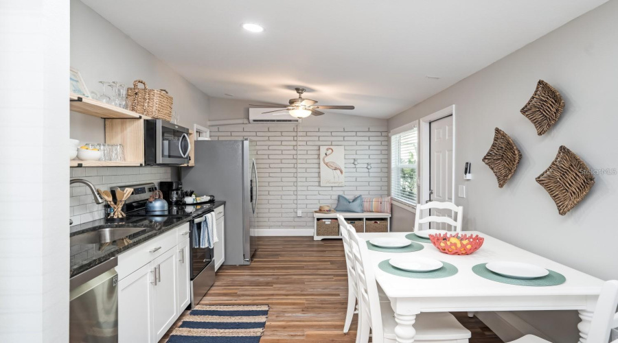 Sarasota, Florida 34231, 5 Bedroom Bedrooms, ,3 Bathroombathrooms,Residential,For Sale,Wason,0,Mfra4703983