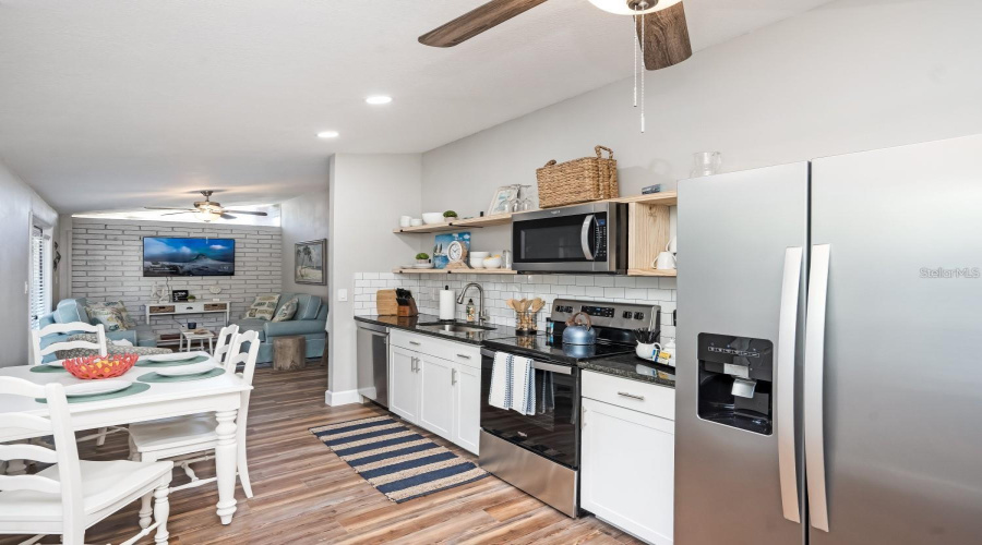 Sarasota, Florida 34231, 5 Bedroom Bedrooms, ,3 Bathroombathrooms,Residential,For Sale,Wason,0,Mfra4703983
