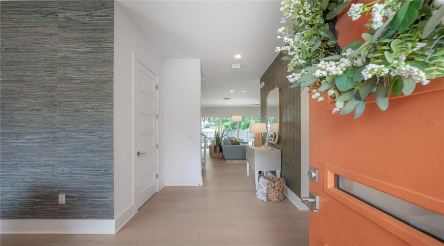 Tampa, Florida 33629, 5 Bedroom Bedrooms, ,4 Bathroombathrooms,Residential,For Sale,Jetton,0,Mfrtb8533688