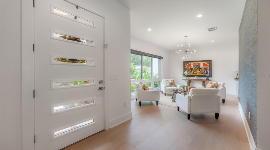 Tampa, Florida 33629, 5 Bedroom Bedrooms, ,4 Bathroombathrooms,Residential,For Sale,Jetton,0,Mfrtb8533688
