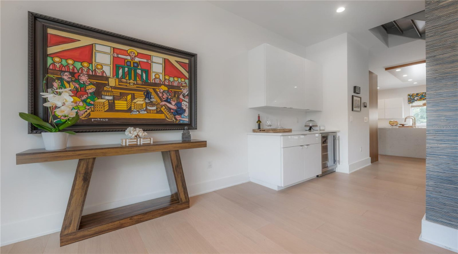 Tampa, Florida 33629, 5 Bedroom Bedrooms, ,4 Bathroombathrooms,Residential,For Sale,Jetton,0,Mfrtb8533688