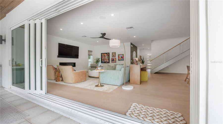 Tampa, Florida 33629, 5 Bedroom Bedrooms, ,4 Bathroombathrooms,Residential,For Sale,Jetton,0,Mfrtb8533688