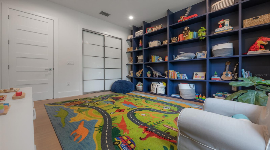 Tampa, Florida 33629, 5 Bedroom Bedrooms, ,4 Bathroombathrooms,Residential,For Sale,Jetton,0,Mfrtb8533688