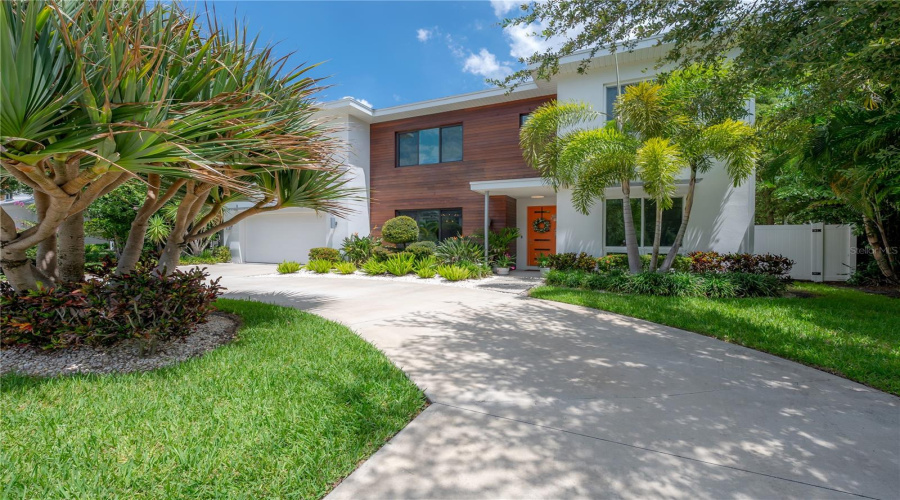 Tampa, Florida 33629, 5 Bedroom Bedrooms, ,4 Bathroombathrooms,Residential,For Sale,Jetton,0,Mfrtb8533688