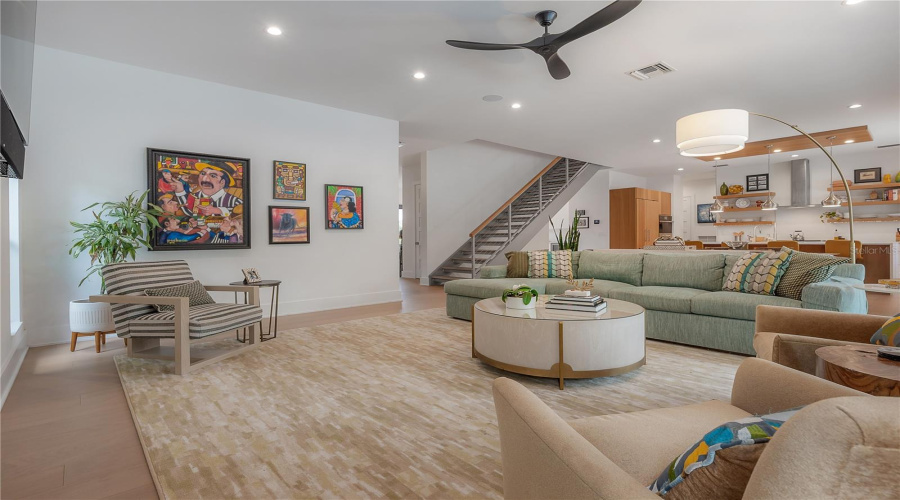 Tampa, Florida 33629, 5 Bedroom Bedrooms, ,4 Bathroombathrooms,Residential,For Sale,Jetton,0,Mfrtb8533688