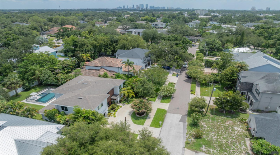Tampa, Florida 33629, 5 Bedroom Bedrooms, ,4 Bathroombathrooms,Residential,For Sale,Jetton,0,Mfrtb8533688