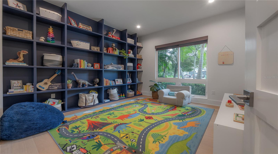 Tampa, Florida 33629, 5 Bedroom Bedrooms, ,4 Bathroombathrooms,Residential,For Sale,Jetton,0,Mfrtb8533688