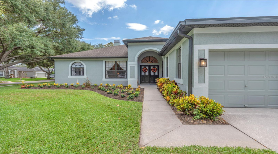 The Yard Has Been Professionally Landscaped &Amp; Maintained.