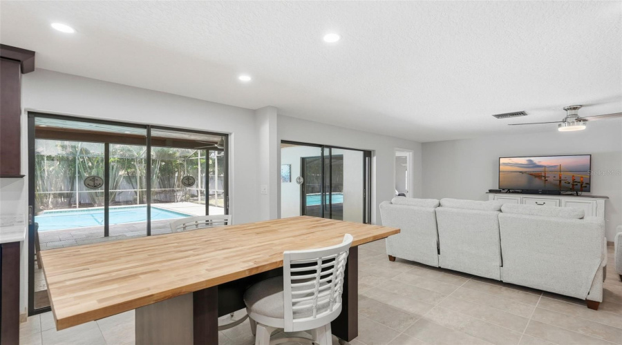 Largo, Florida 33770, 4 Bedroom Bedrooms, ,3 Bathroombathrooms,Residential,For Sale,Knollwood,0,Mfrtb8527885