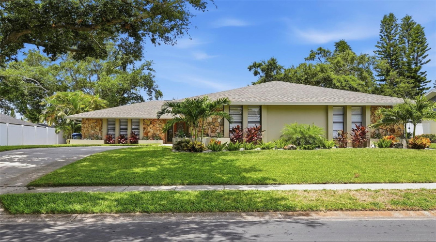 Largo, Florida 33770, 4 Bedroom Bedrooms, ,3 Bathroombathrooms,Residential,For Sale,Knollwood,0,Mfrtb8527885