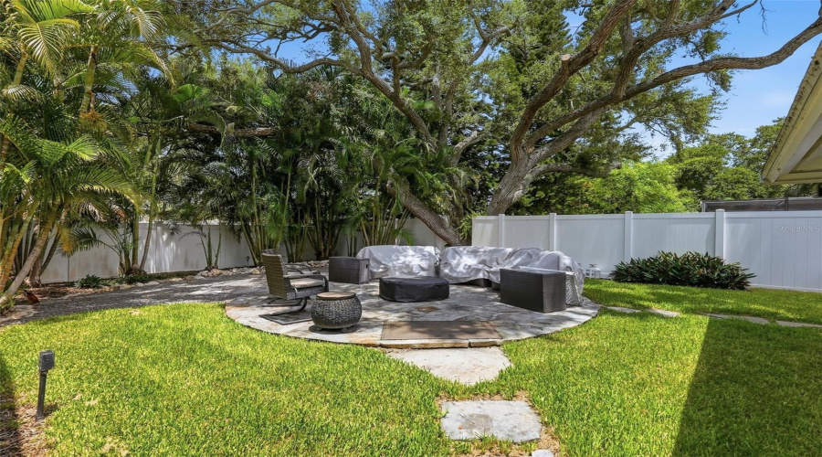 Largo, Florida 33770, 4 Bedroom Bedrooms, ,3 Bathroombathrooms,Residential,For Sale,Knollwood,0,Mfrtb8527885