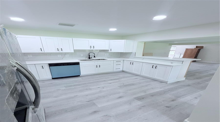 Tampa, Florida 33612, 3 Bedroom Bedrooms, ,2 Bathroombathrooms,Residential,For Sale,Edison,0,Mfrtb8538210