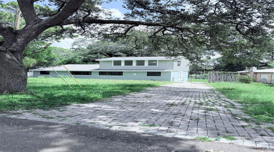 Tampa, Florida 33612, 3 Bedroom Bedrooms, ,2 Bathroombathrooms,Residential,For Sale,Edison,0,Mfrtb8538210