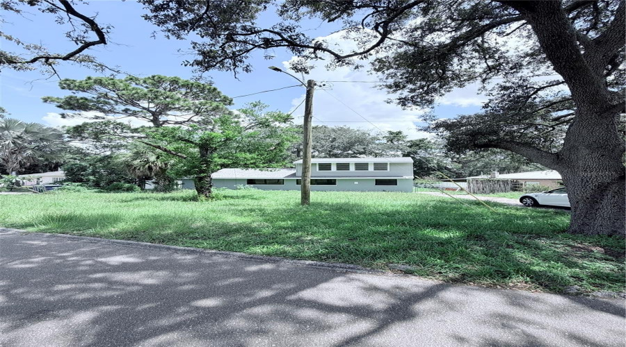 Tampa, Florida 33612, 3 Bedroom Bedrooms, ,2 Bathroombathrooms,Residential,For Sale,Edison,0,Mfrtb8538210