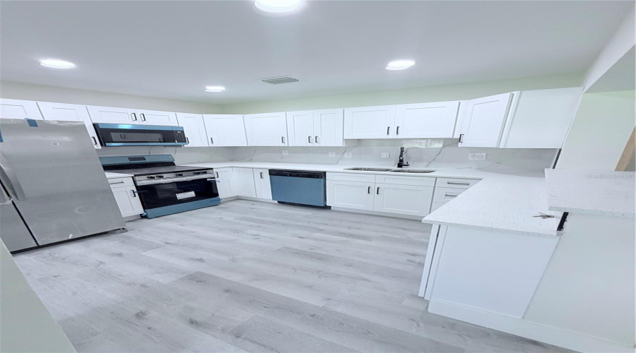 Tampa, Florida 33612, 3 Bedroom Bedrooms, ,2 Bathroombathrooms,Residential,For Sale,Edison,0,Mfrtb8538210