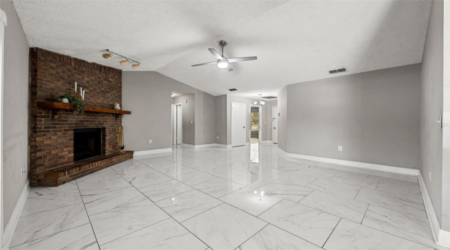 Lakeland, Florida 33812, 3 Bedroom Bedrooms, ,2 Bathroombathrooms,Residential,For Sale,Feather,0,Mfrtb8541736