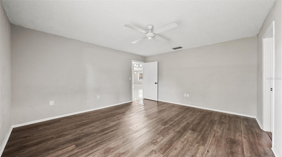 Lakeland, Florida 33812, 3 Bedroom Bedrooms, ,2 Bathroombathrooms,Residential,For Sale,Feather,0,Mfrtb8541736