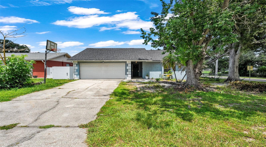 Lakeland, Florida 33812, 3 Bedroom Bedrooms, ,2 Bathroombathrooms,Residential,For Sale,Feather,0,Mfrtb8541736