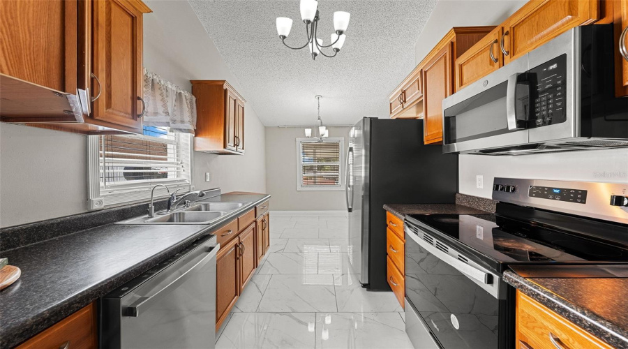 Lakeland, Florida 33812, 3 Bedroom Bedrooms, ,2 Bathroombathrooms,Residential,For Sale,Feather,0,Mfrtb8541736