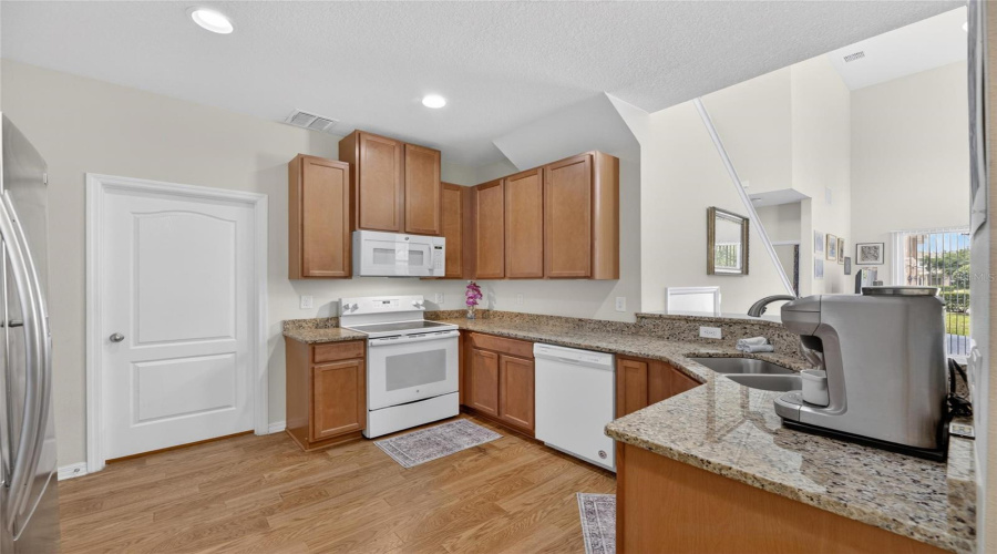 Wood Kitchen Cabinets