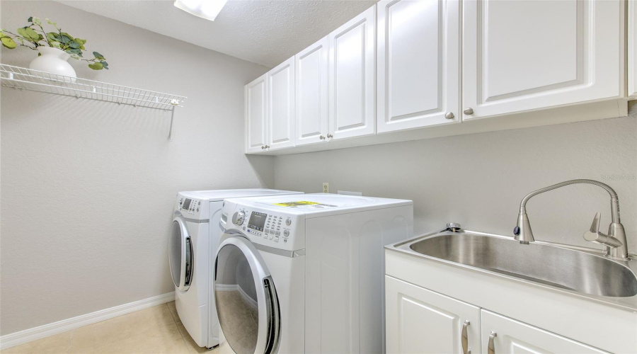 Valrico, Florida 33596, 4 Bedroom Bedrooms, ,3 Bathroombathrooms,Residential,For Sale,Northridge,0,Mfrtb8540338
