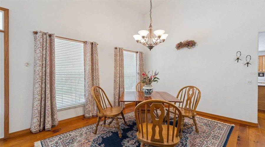 Eustis, Florida 32736, 3 Bedroom Bedrooms, ,2 Bathroombathrooms,Residential,For Sale,Dahlia,0,Mfro6386421