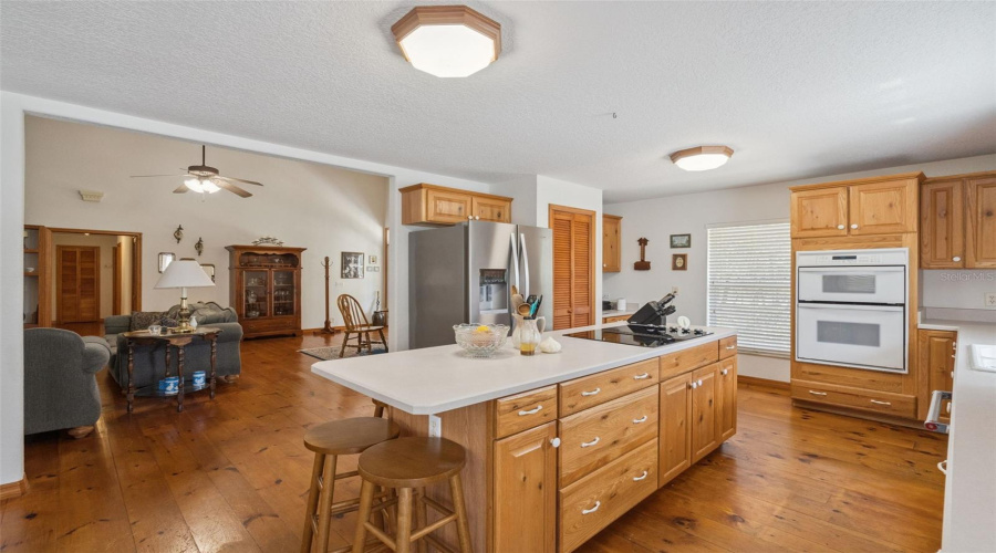 Eustis, Florida 32736, 3 Bedroom Bedrooms, ,2 Bathroombathrooms,Residential,For Sale,Dahlia,0,Mfro6386421