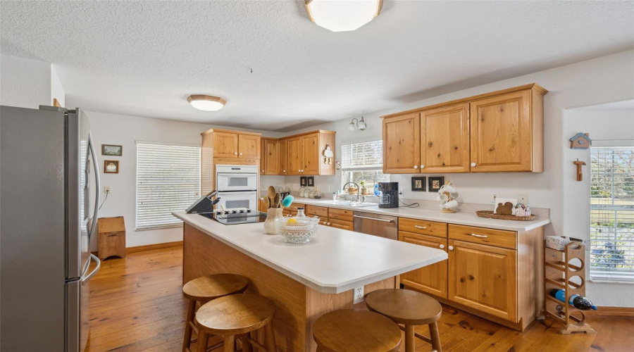 Eustis, Florida 32736, 3 Bedroom Bedrooms, ,2 Bathroombathrooms,Residential,For Sale,Dahlia,0,Mfro6386421