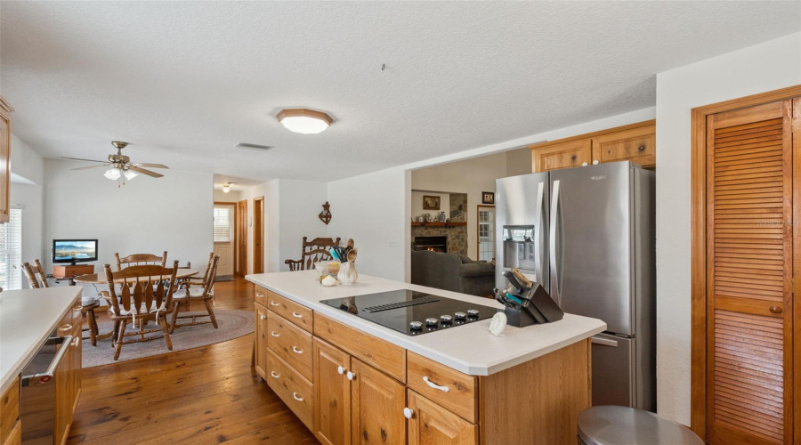 Eustis, Florida 32736, 3 Bedroom Bedrooms, ,2 Bathroombathrooms,Residential,For Sale,Dahlia,0,Mfro6386421
