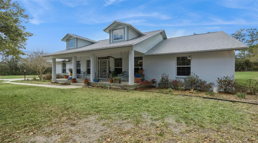 Eustis, Florida 32736, 3 Bedroom Bedrooms, ,2 Bathroombathrooms,Residential,For Sale,Dahlia,0,Mfro6386421