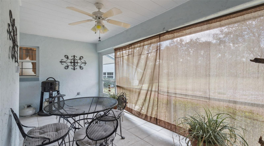 Eustis, Florida 32736, 3 Bedroom Bedrooms, ,2 Bathroombathrooms,Residential,For Sale,Dahlia,0,Mfro6386421