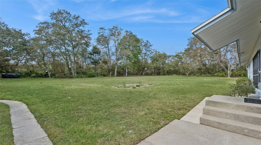 Eustis, Florida 32736, 3 Bedroom Bedrooms, ,2 Bathroombathrooms,Residential,For Sale,Dahlia,0,Mfro6386421