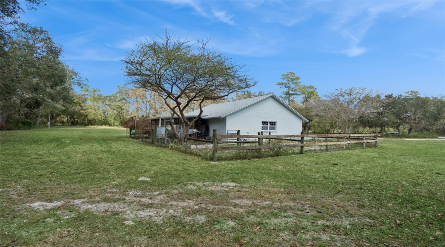 Eustis, Florida 32736, 3 Bedroom Bedrooms, ,2 Bathroombathrooms,Residential,For Sale,Dahlia,0,Mfro6386421