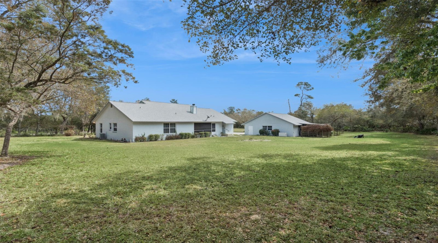 Eustis, Florida 32736, 3 Bedroom Bedrooms, ,2 Bathroombathrooms,Residential,For Sale,Dahlia,0,Mfro6386421