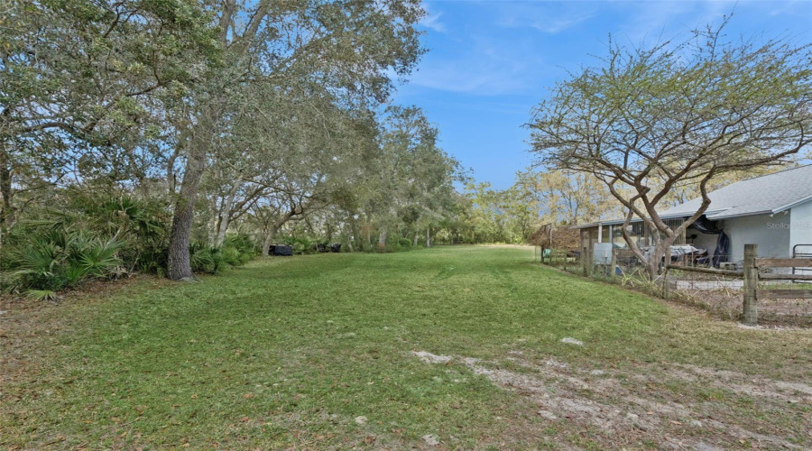 Eustis, Florida 32736, 3 Bedroom Bedrooms, ,2 Bathroombathrooms,Residential,For Sale,Dahlia,0,Mfro6386421
