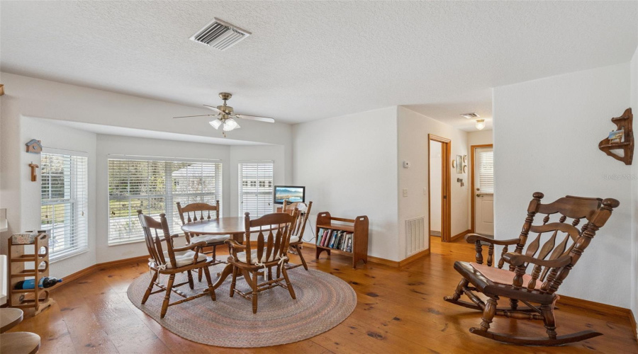 Eustis, Florida 32736, 3 Bedroom Bedrooms, ,2 Bathroombathrooms,Residential,For Sale,Dahlia,0,Mfro6386421