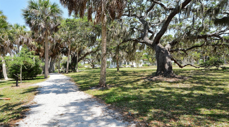 Experience The Best Of Sarasota Living From Pine Bay.