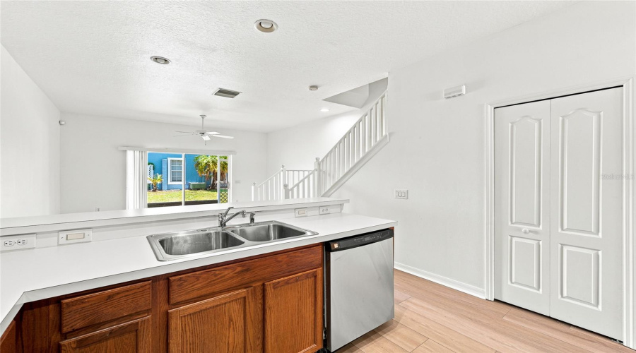 Gibsonton, Florida 33534, 2 Bedroom Bedrooms, ,2 Bathroombathrooms,Residential,For Sale,Kings Crossing,0,Mfrtb8531234
