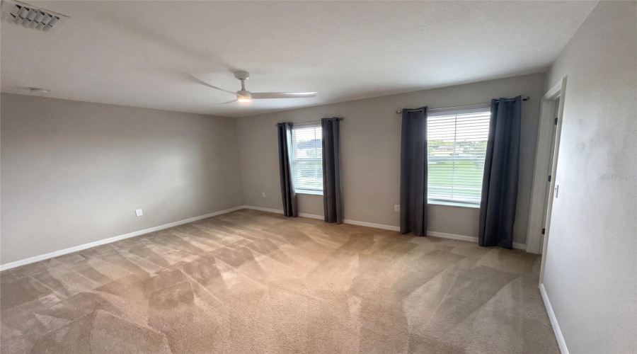 Kissimmee, Florida 34758, 5 Bedroom Bedrooms, ,3 Bathroombathrooms,Residential,For Sale,Blue Lake,0,Mfro6434741