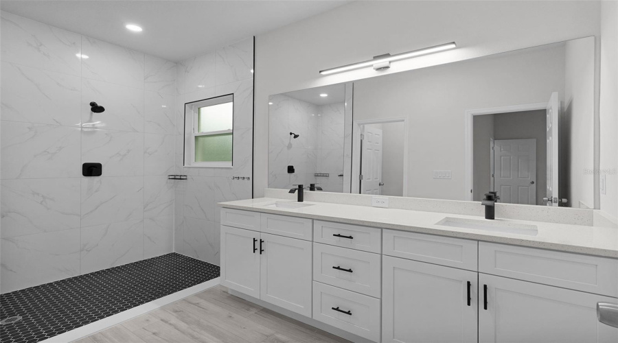 Primary Bath With Dual Sinks
