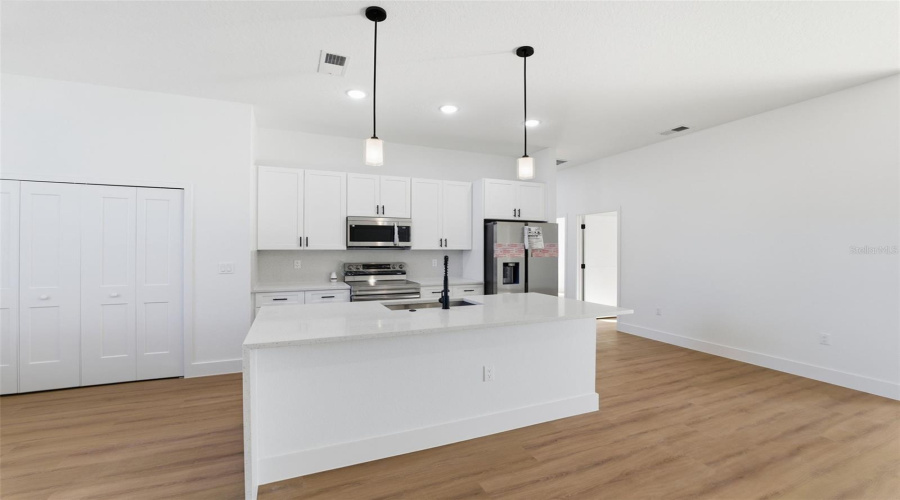 Ocala, Florida 34473, 4 Bedroom Bedrooms, ,2 Bathroombathrooms,Residential,For Sale,129Th,0,Mfro6378431